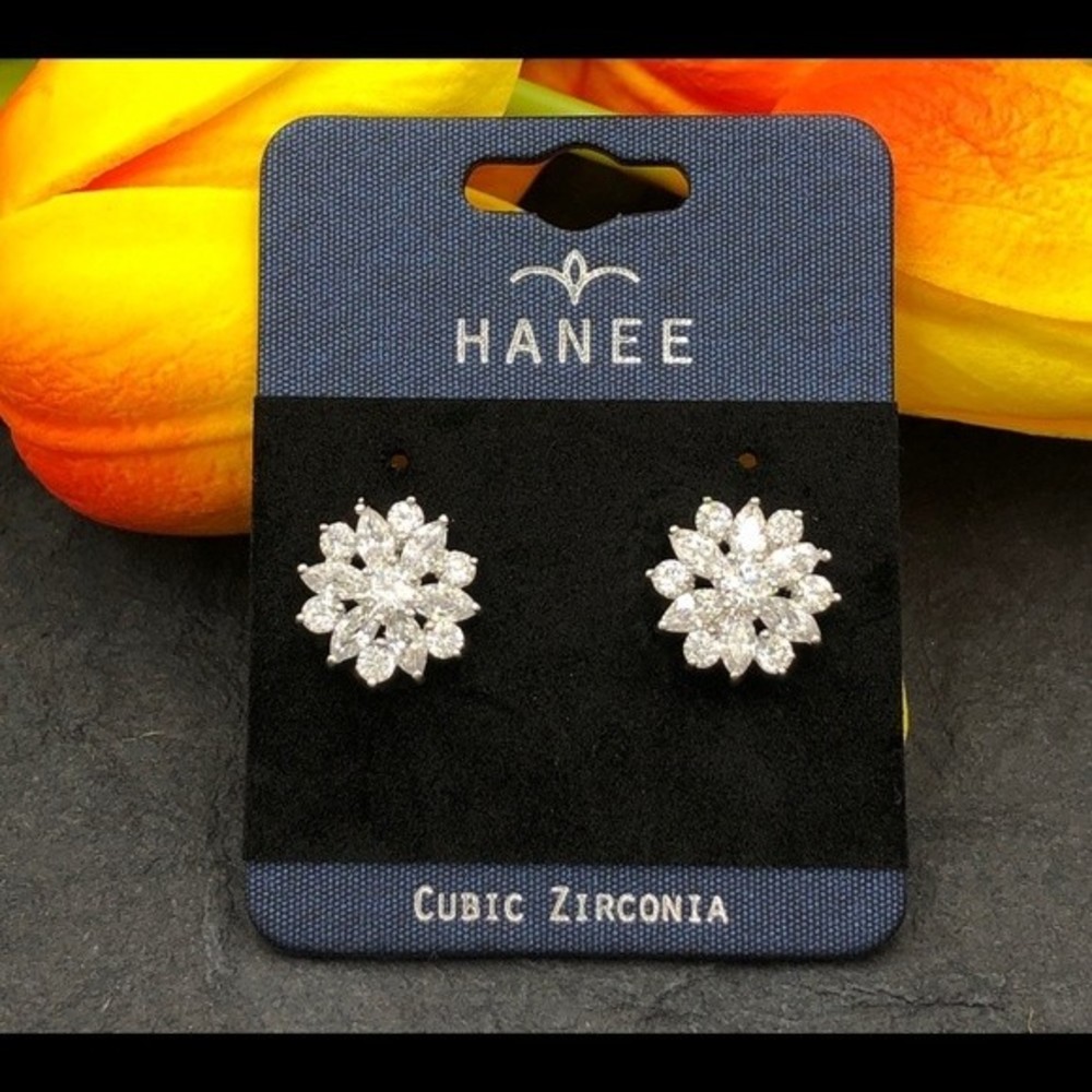 🌼 Flower Cubic Zirconia CZ Stud Earrings